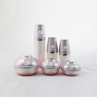 High quality creative unique designs plastic acrylic 50ml empty bb cream bottle with lid